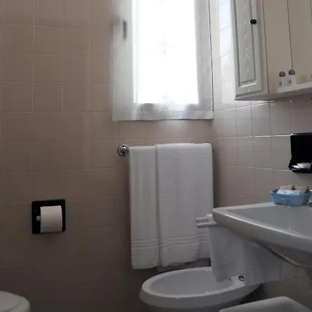 Reno Hotel 3*